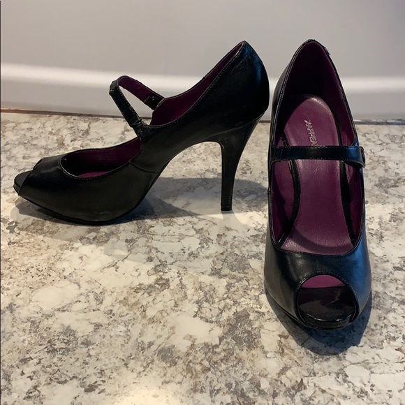 Black Mary Janes with peep toe - Picture 2 of 5